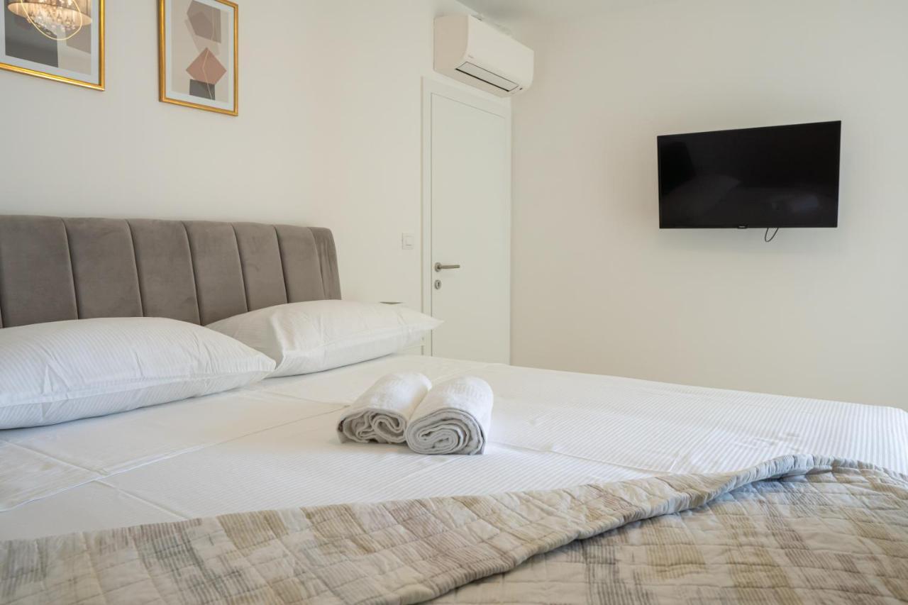 Golden Luxury Apartment Спліт Екстер'єр фото